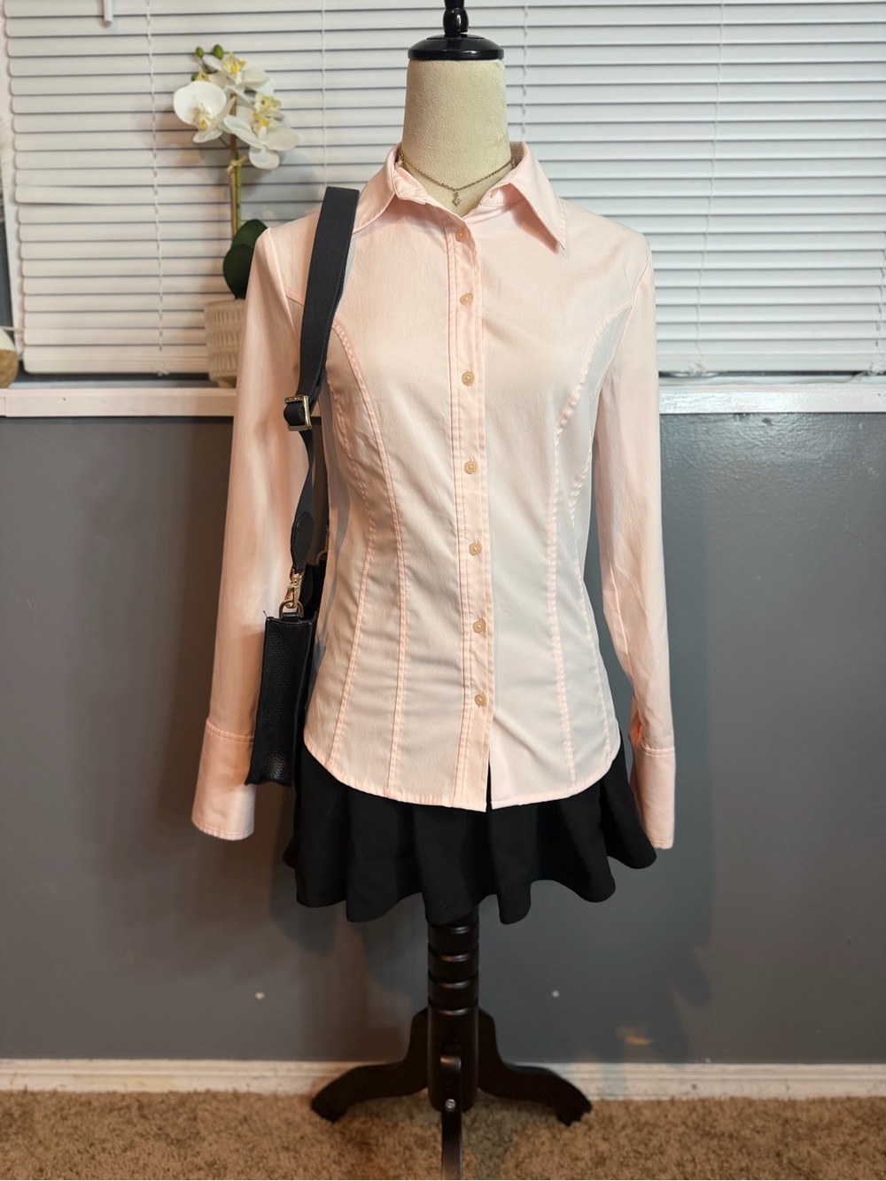 Express Stretch Pink Fitted Button Down Shirt Size 4 Y2K Blouse Office Siren - Picture 2 of 9